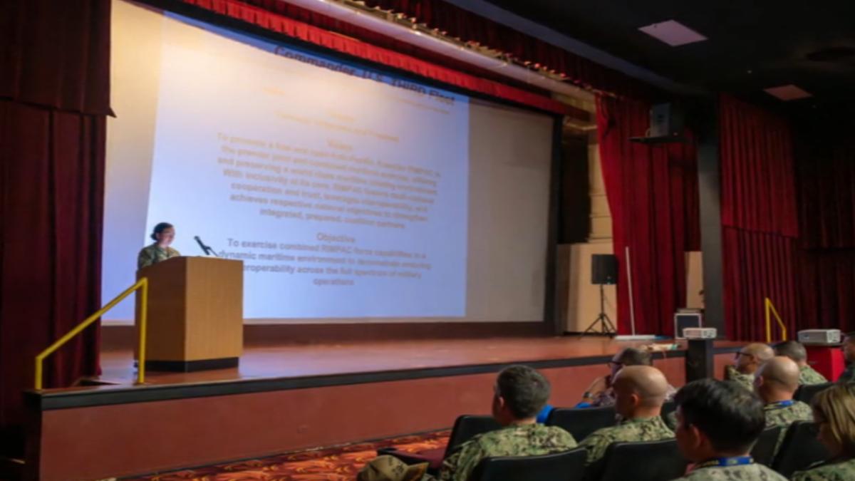 美軍第三艦隊12月5日在夏威夷海軍陸戰隊基地結束「2026環太平洋軍演」中期規劃會議,為史上最大規模的RIMPAC預作準備。(圖/RIMPAC)