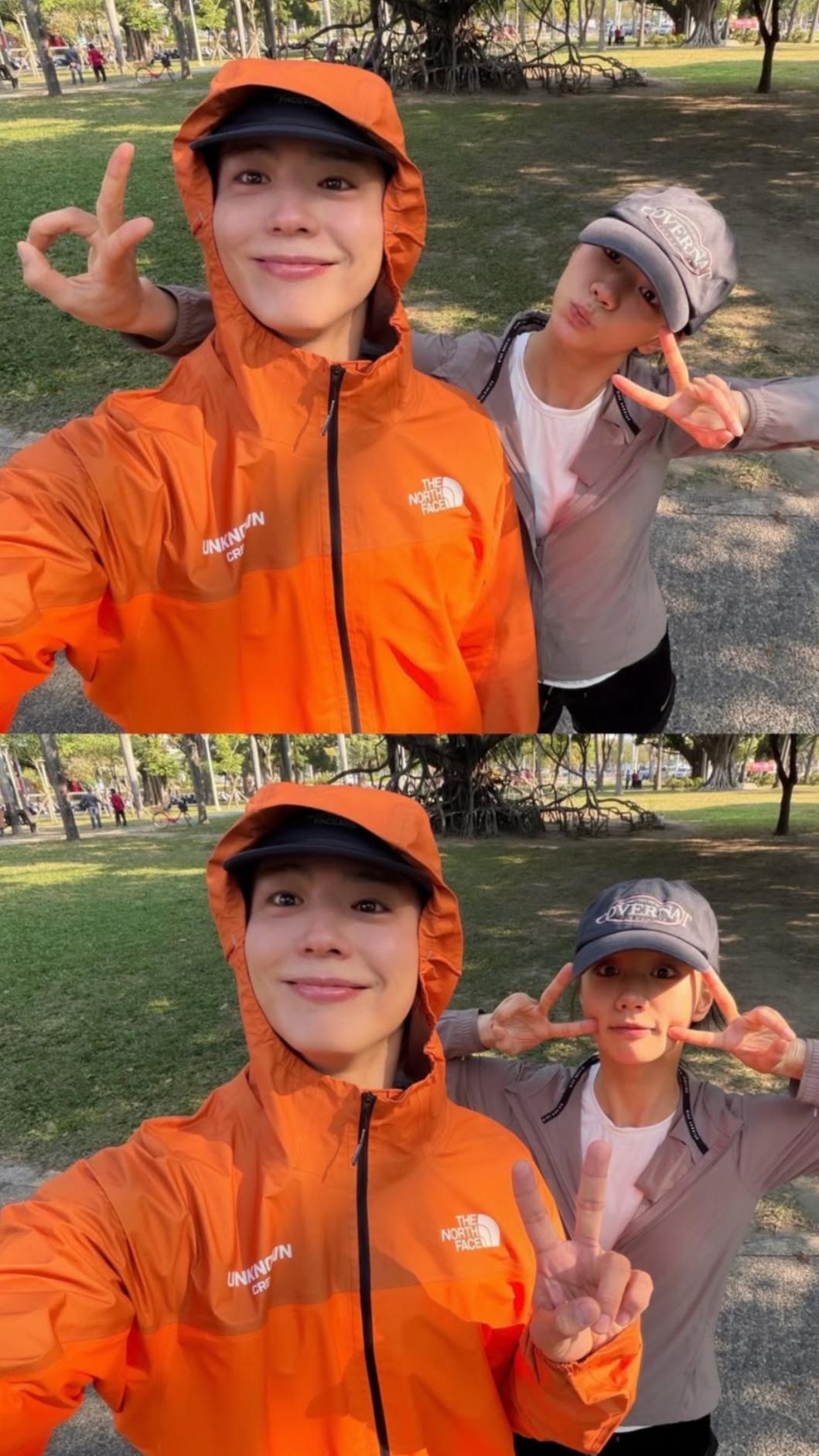 朴寶劍與惠利造訪中央公園「寶劍樹」。(圖/翻攝自IG@bogummy)