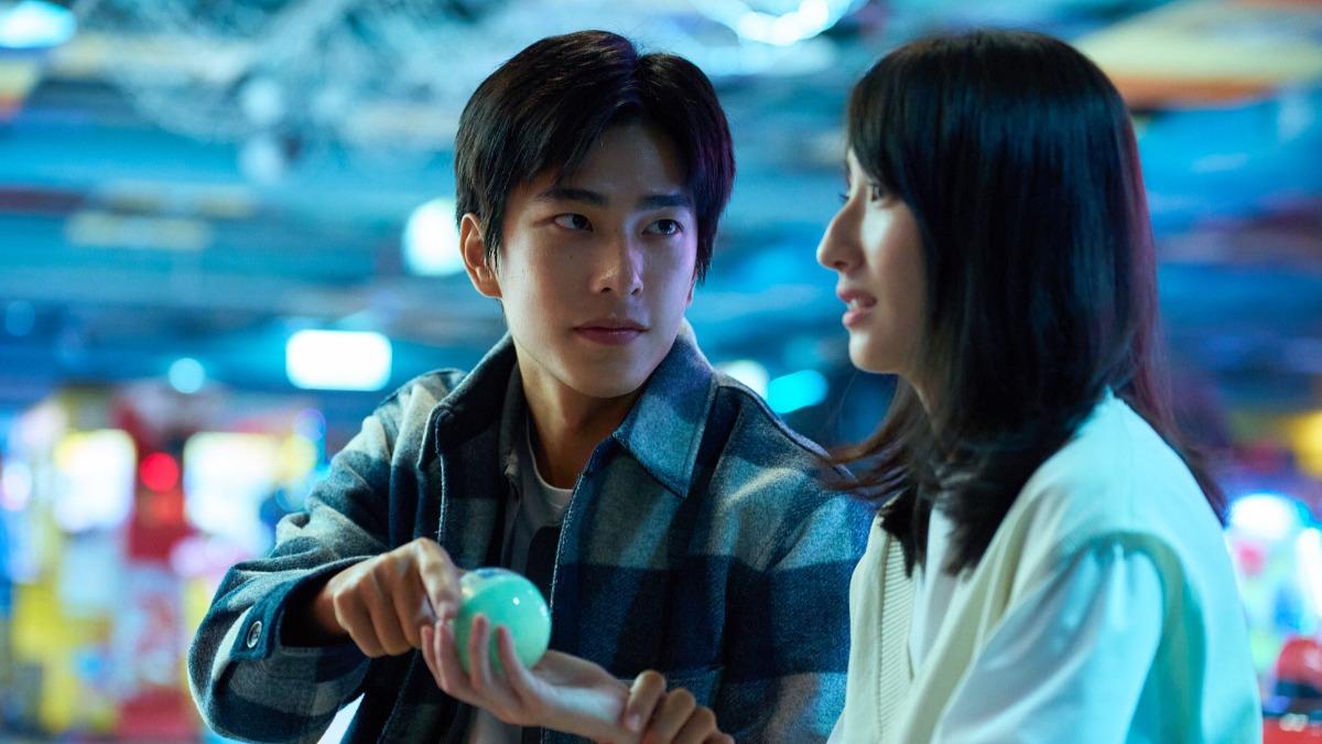 曾敬驊(左)、柯佳嬿劇中發展備受關注。(圖/Netflix提供)
