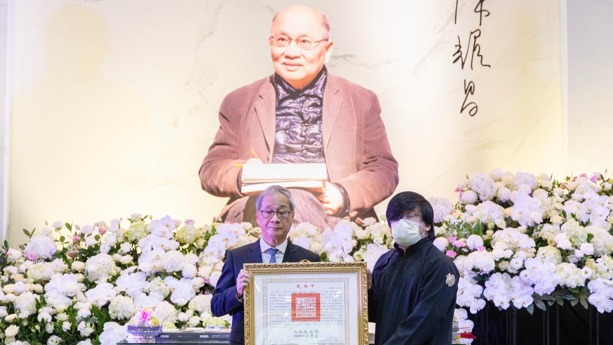 血液腫瘤權威陳耀昌告別式 李遠代表頒總統褒揚令、蔡英文送行