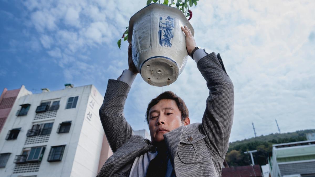 李秉憲成為韓國第一位入圍金球獎的男星。（圖／龍祥電影提供）