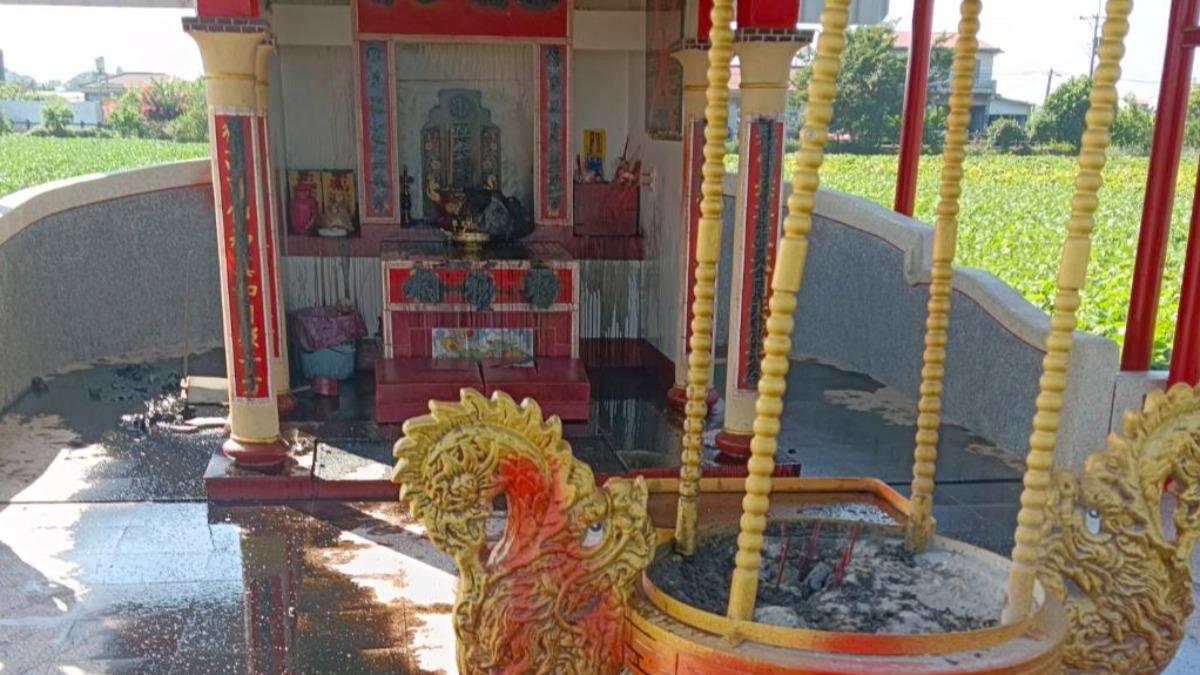 高雄70年香火土地公廟遭丟蛇、潑黑漆 祂降駕哭訴:臉很髒