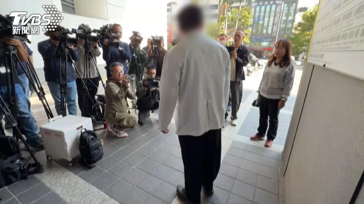 前科男「酒駕肇逃」撞死醫大生 檢求刑11年半 父淚:不要賠償只求重判。(圖/TVBS)