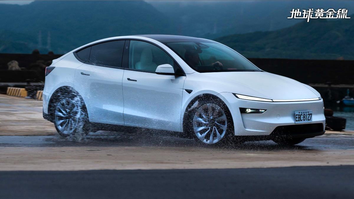 年底大船入港!Tesla估12月掛牌破5千 2026年才能交車