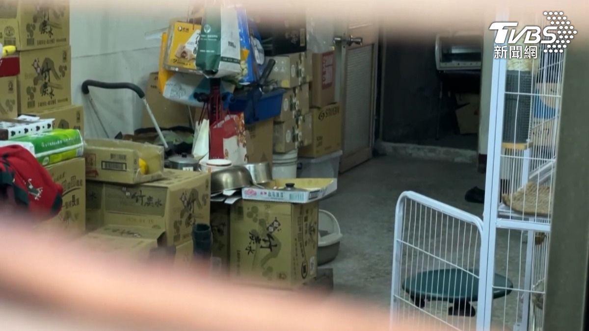 民眾表示,現場血跡斑斑,老闆娘曾大聲呼救,但仍因傷勢過重而身亡。(圖/TVBS)