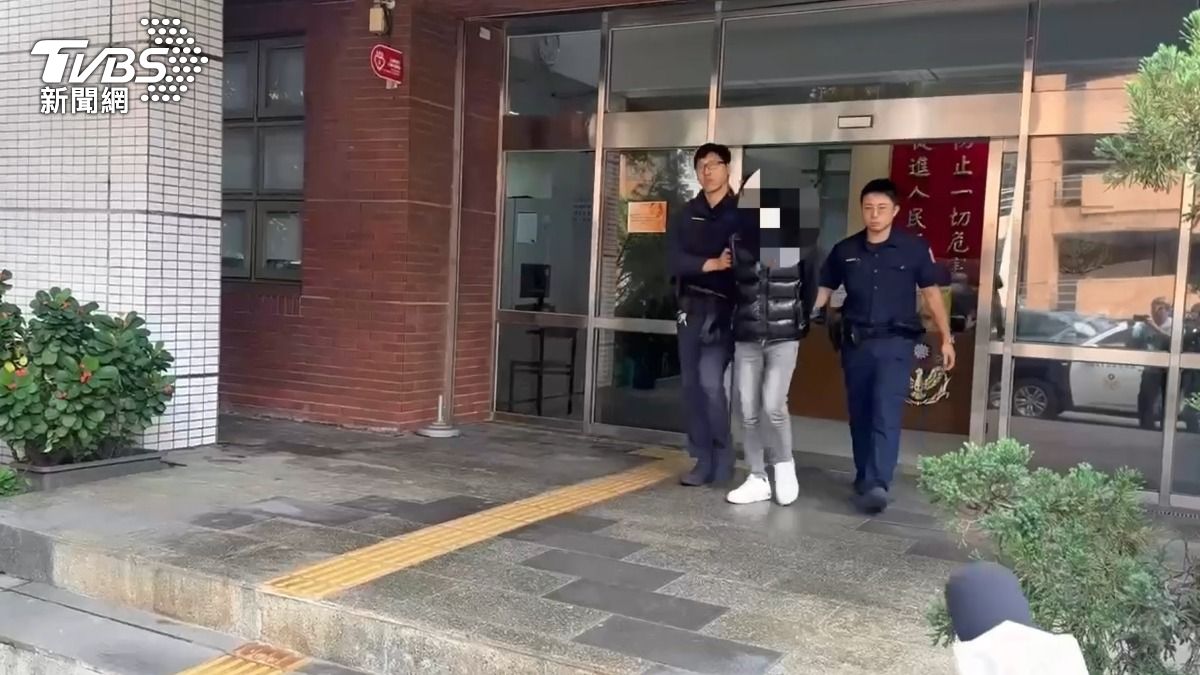 警方到場後逮捕葉姓男子。(圖/TVBS)