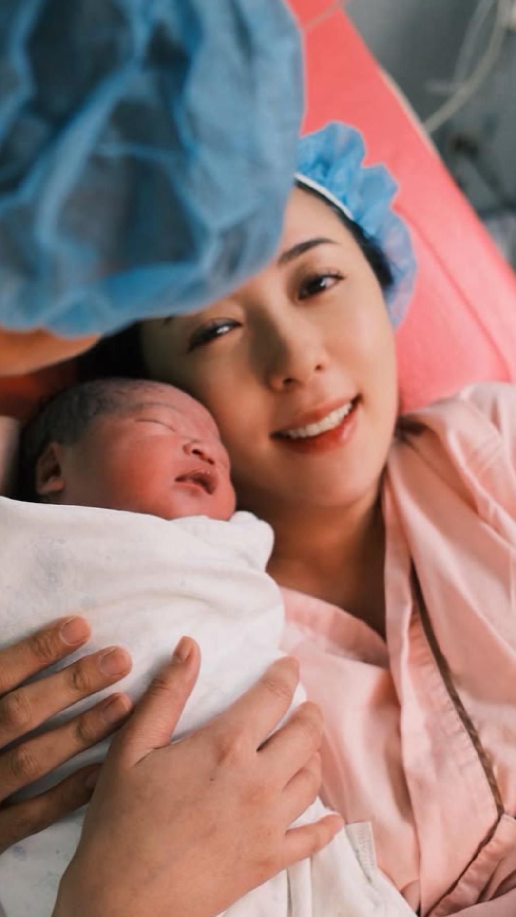 五熊2020年與宜蘭大地主HOLY結婚,兩人在今(2025)年的雙十節開心迎接國慶寶寶。(圖/翻攝自Instagram/bernice0222)