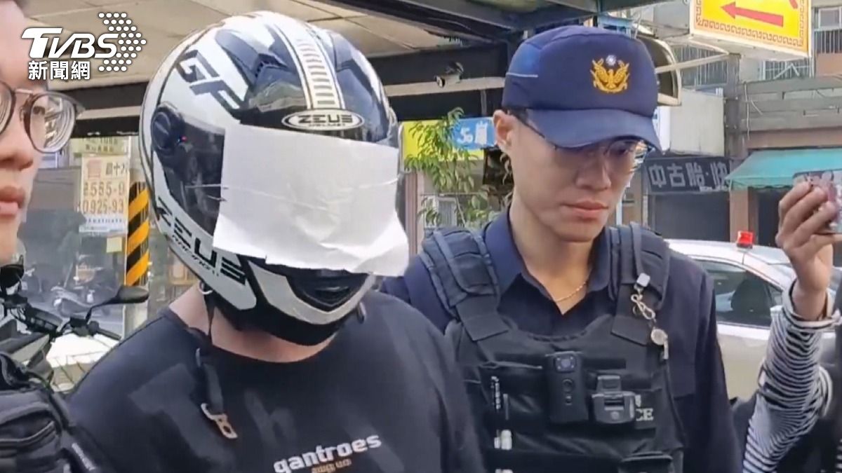 殺害檳榔攤老闆娘的嫌犯,前科累累,警方訊後依殺人罪送辦。(圖/TVBS)