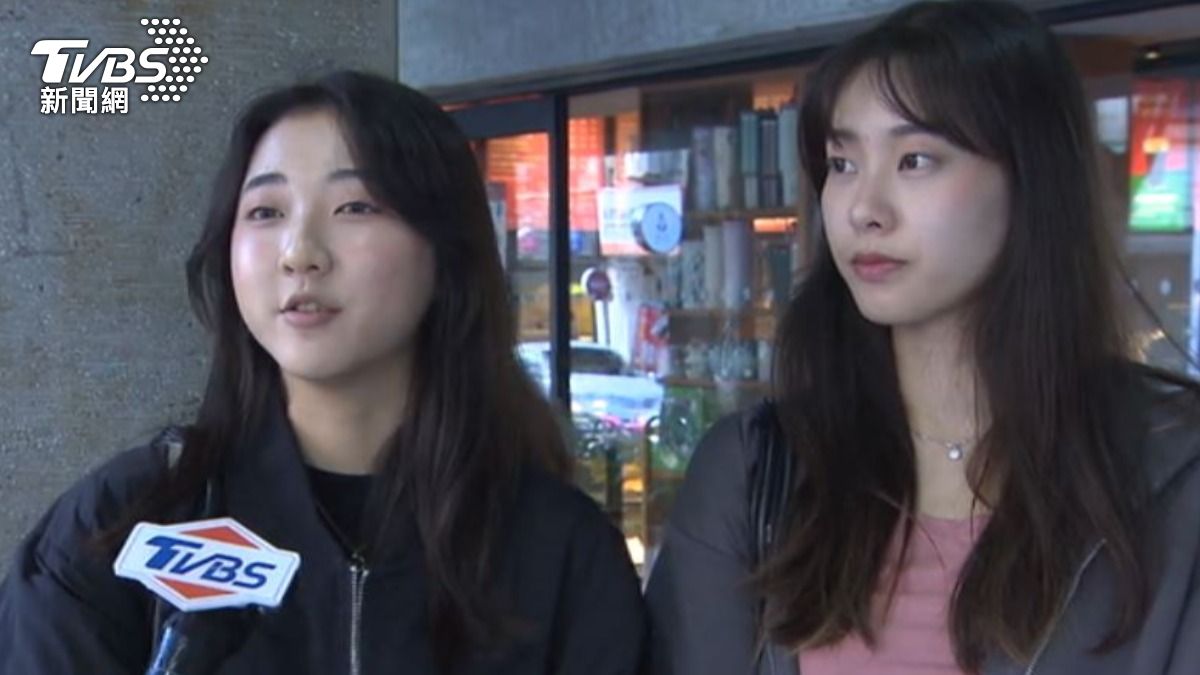 實踐大學應用外語系學生。(圖/TVBS)