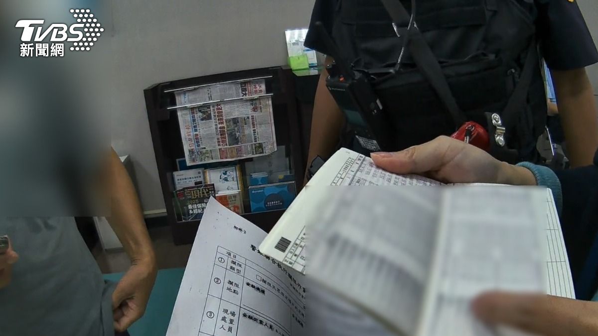 張男誤信網友,險些掉入詐騙陷阱。(圖/TVBS)