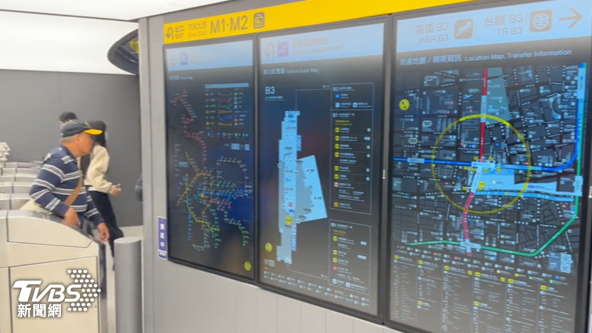 北捷台北車站的面板、指標,大部分電子化,字體也有放大,讓標示更加清楚。(圖/TVBS)
