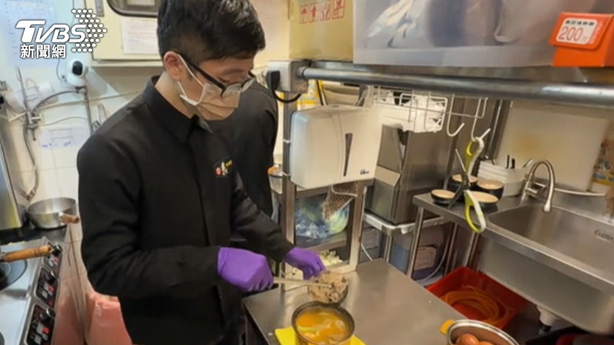 若一週上4天? 餐飲業憂心排班困難、成本大增。（圖／TVBS）