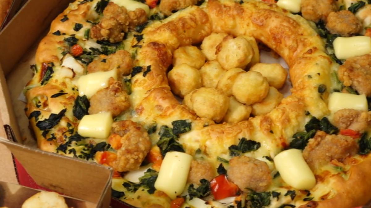 年末到來，不少速食業者推出應景的餐點。（圖／TVBS）