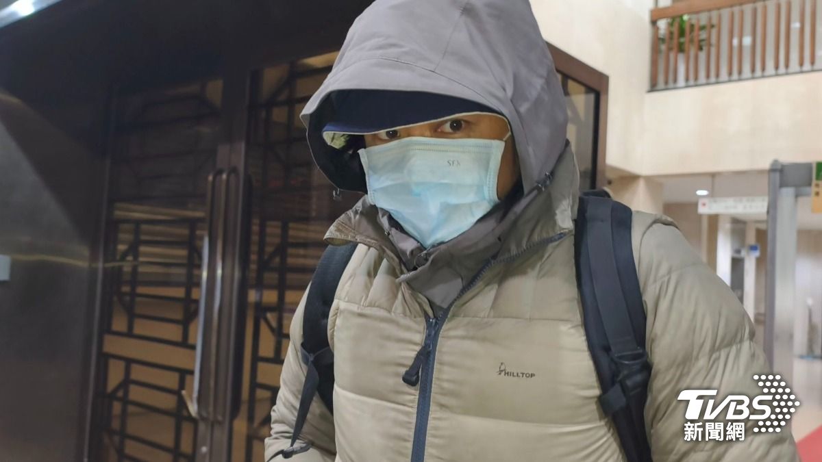 玄古管理顧問公司登記負責人許晉碩以30萬元交保。（圖／陳冠宇攝）