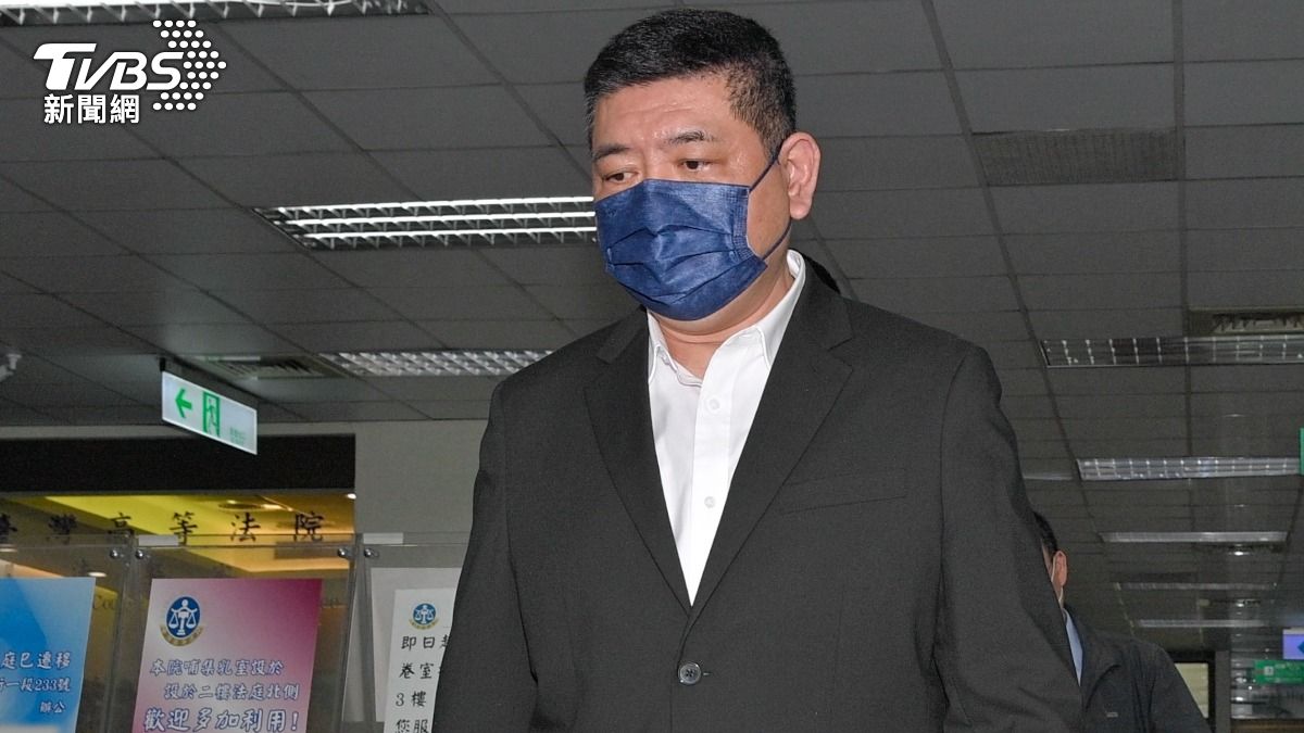 NONO遭6女控性侵僅1案「判2年半」 二審今開庭搭保母車現身