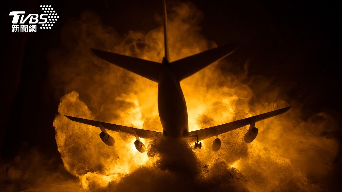 美國佛州的高速公路上發生飛機撞車事件。（示意圖，與本文無關／shutterstock達志影像）