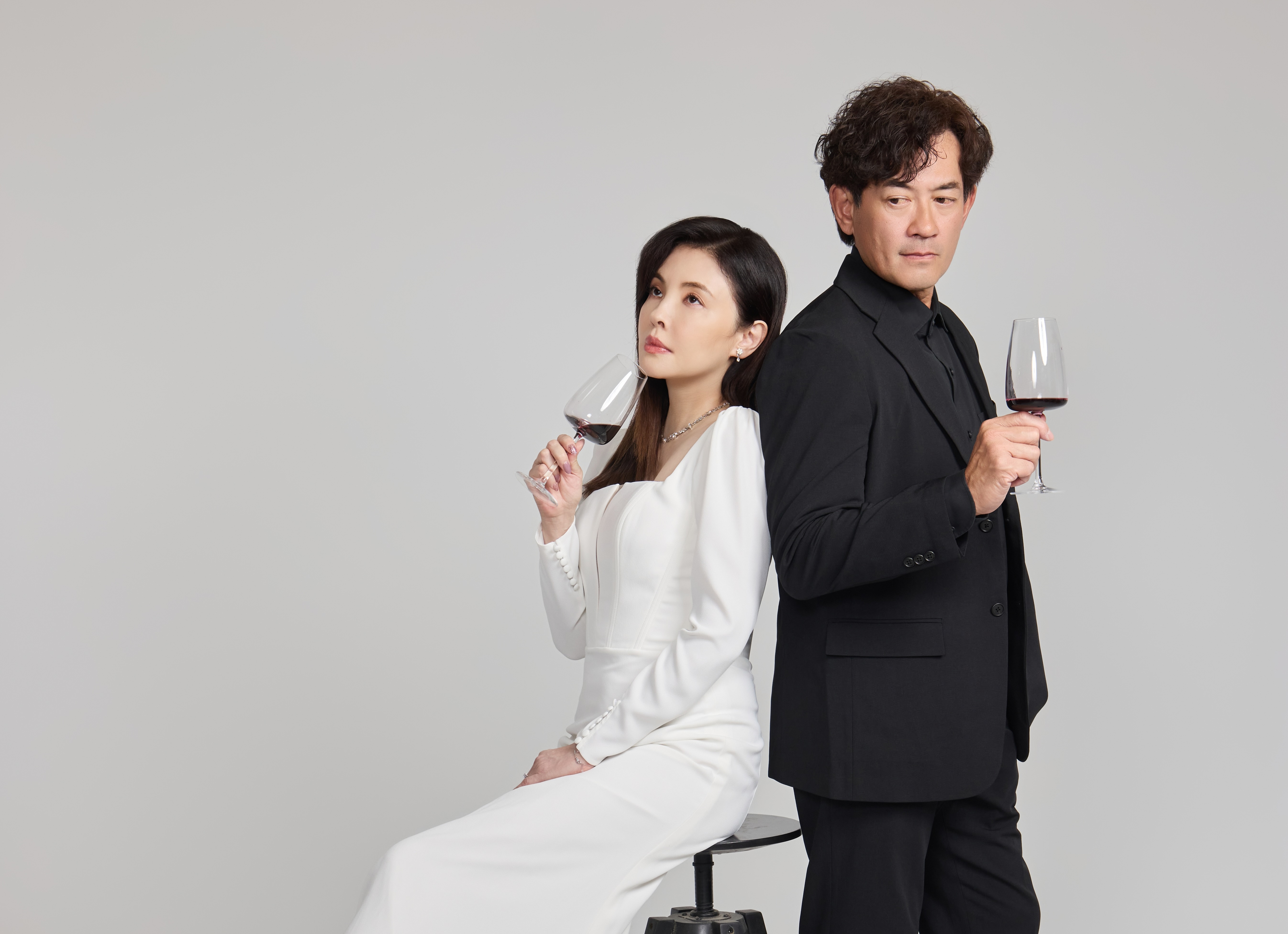 柯叔元(右)、何如芸詮釋一對結婚30年的夫妻。(圖/艾彼新創股份有限公司提供)