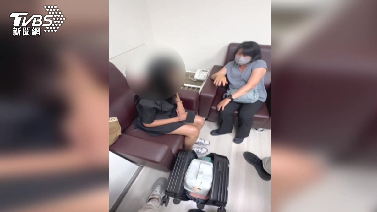 泰國籍女子不僅用吞的方式,還用後面塞的方式藏毒。(圖/TVBS)