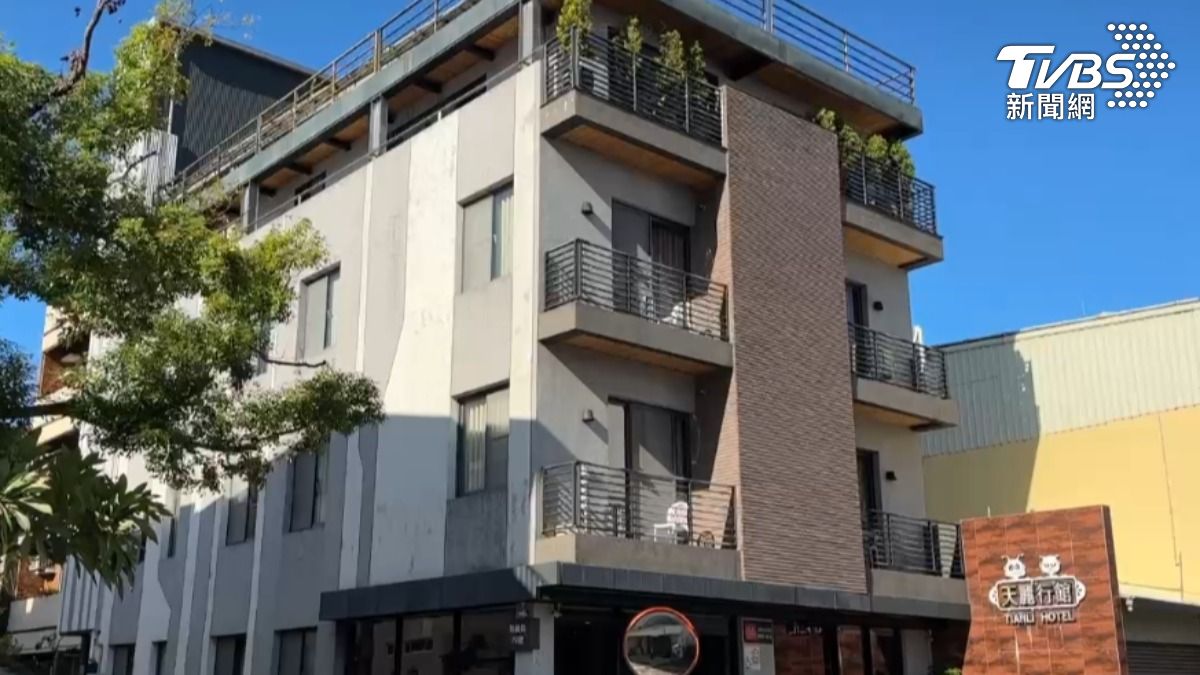台南福麥國際室內裝修公司，標下國防部近6億元的採購案，公司辦公室就在其經營的商旅內，但沒有任何招牌，從外觀根本看不出來。（圖／TVBS）