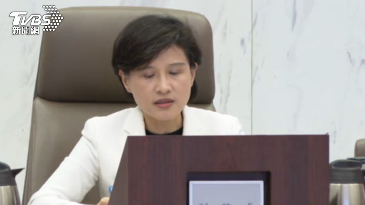 行政院長卓榮泰因喉嚨不適缺席院會,改由副院長鄭麗君代打。(圖/TVBS)