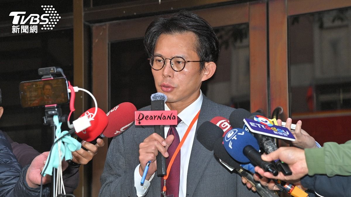 民眾黨主席黃國昌今到台北地院旁聽京華城案。(圖/胡瑞麒攝)