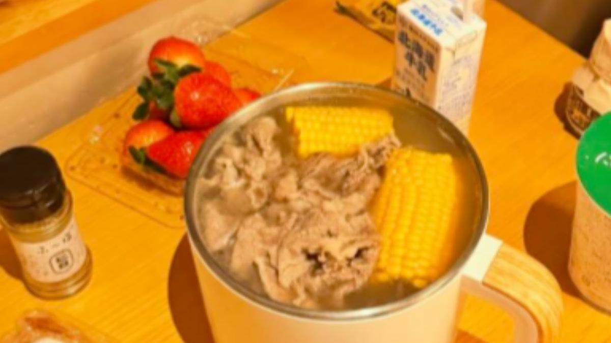 女網友在社群分享到日本飯店內煮火鍋的照片。(圖/翻攝threads)