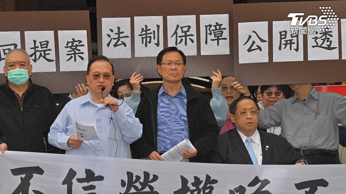 民眾黨立委張啟楷到場聲援被嗆爆。(圖/胡瑞麒攝)