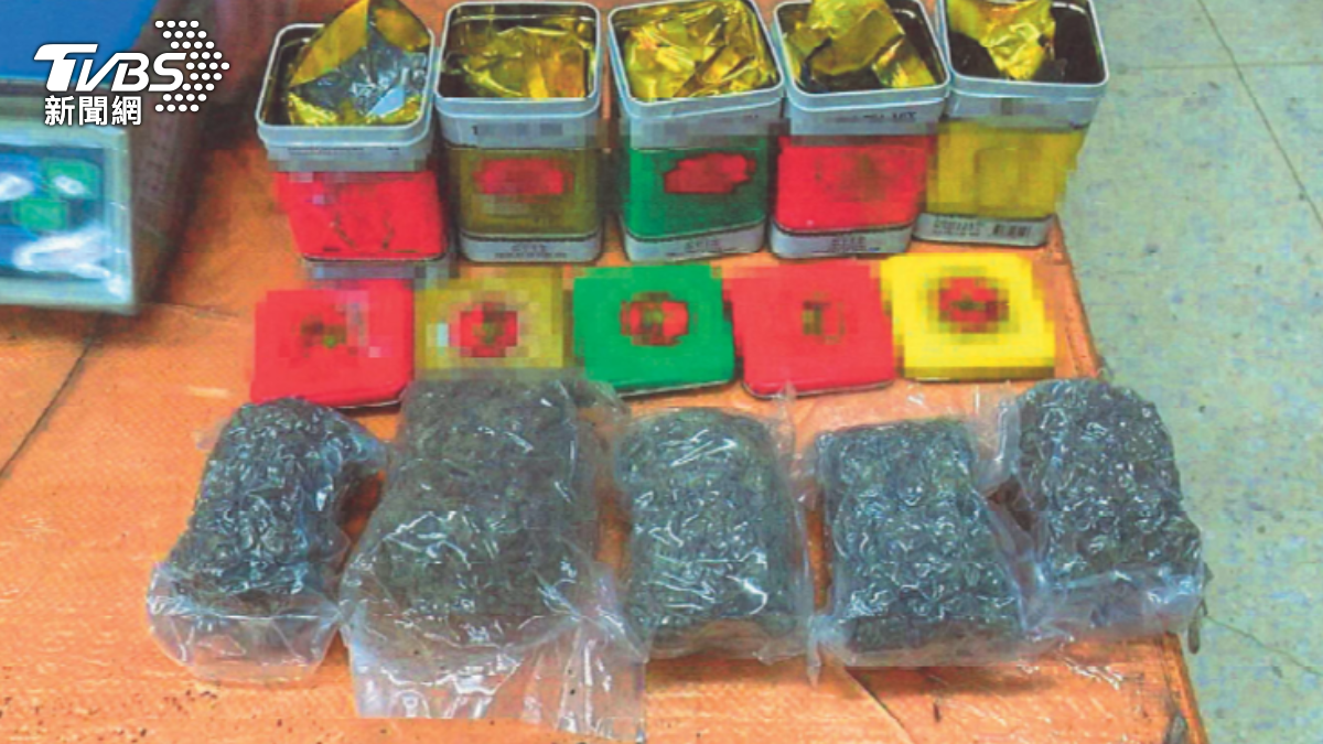 泰國手標泰奶藏大麻毒品。（圖／TVBS）