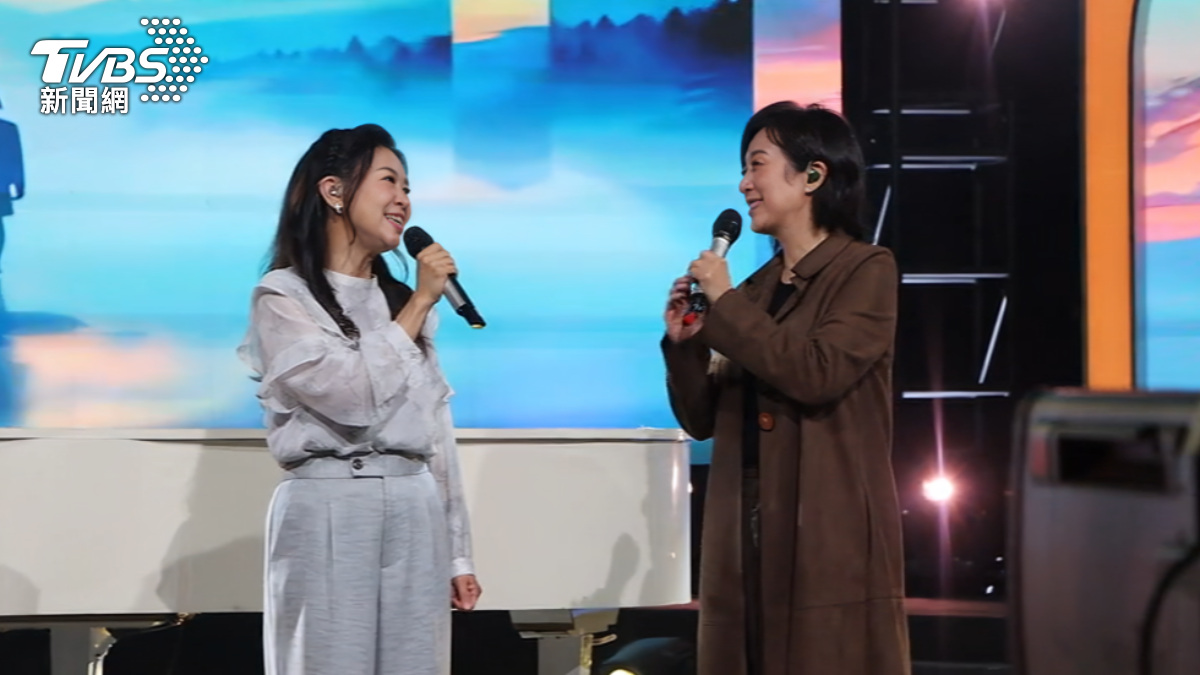 馬毓芬、黃韻玲參與TVBS愛無限《聖誕音樂慶典》。(圖/TVBS)
