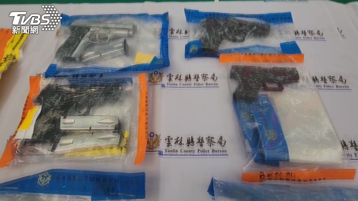 雲林警攔車破門!跨縣市詐團被逮 9人羈押。(圖/TVBS)