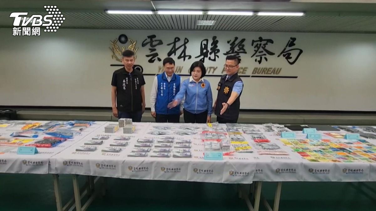 雲林警攔車破門!跨縣市詐團被逮 9人羈押。(圖/TVBS)