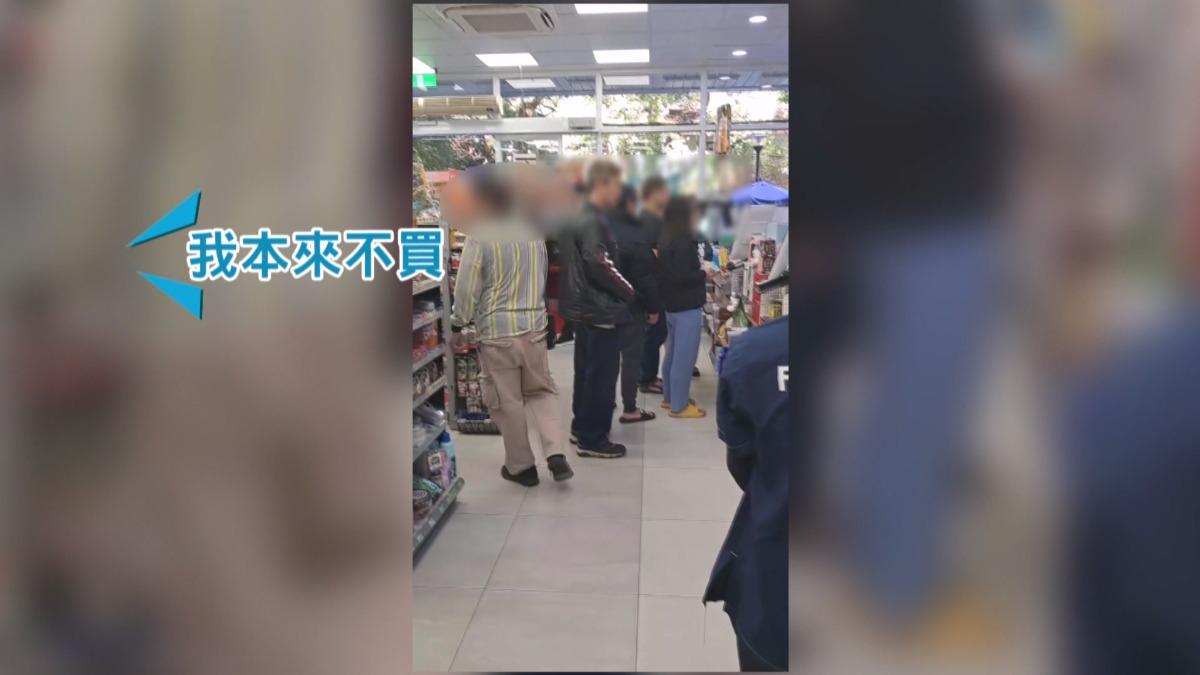 王男在冷靜後回到超商道歉,並同意以500元購買整鍋關東煮。(圖/民眾提供)