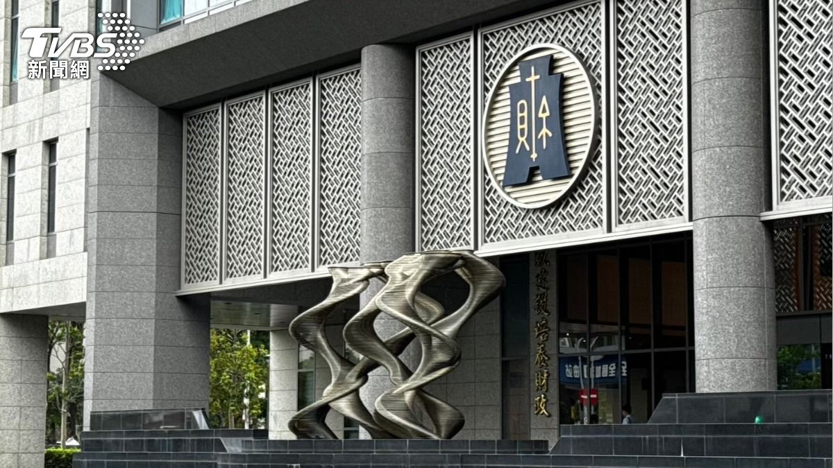 恐稅收短徵500億!學者批:政府陷「財政幻覺」埋2.2兆赤字風險