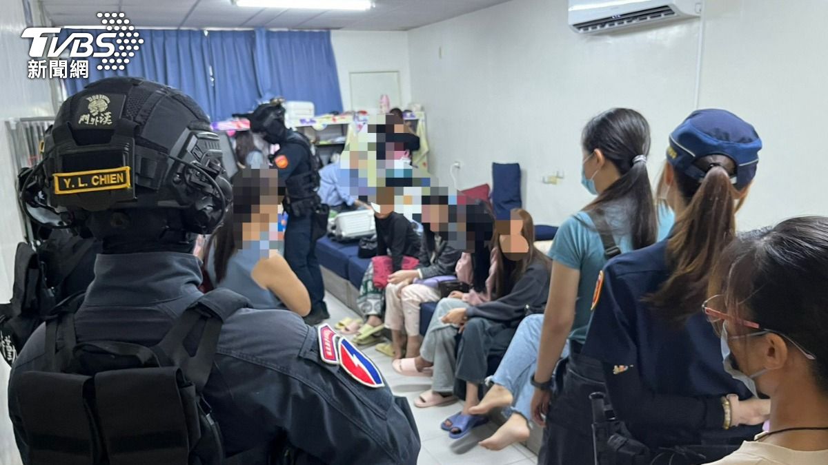 全家一條龍賣淫，鑽免簽漏洞月撈百萬。（圖／TVBS）