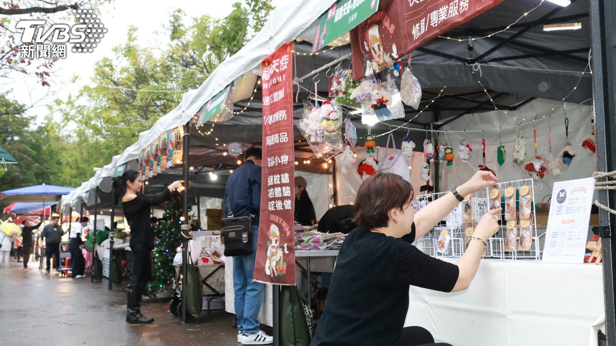 今天下午17時開始為期3天的耶誕特色文化市集。 (圖/潘建樺攝)