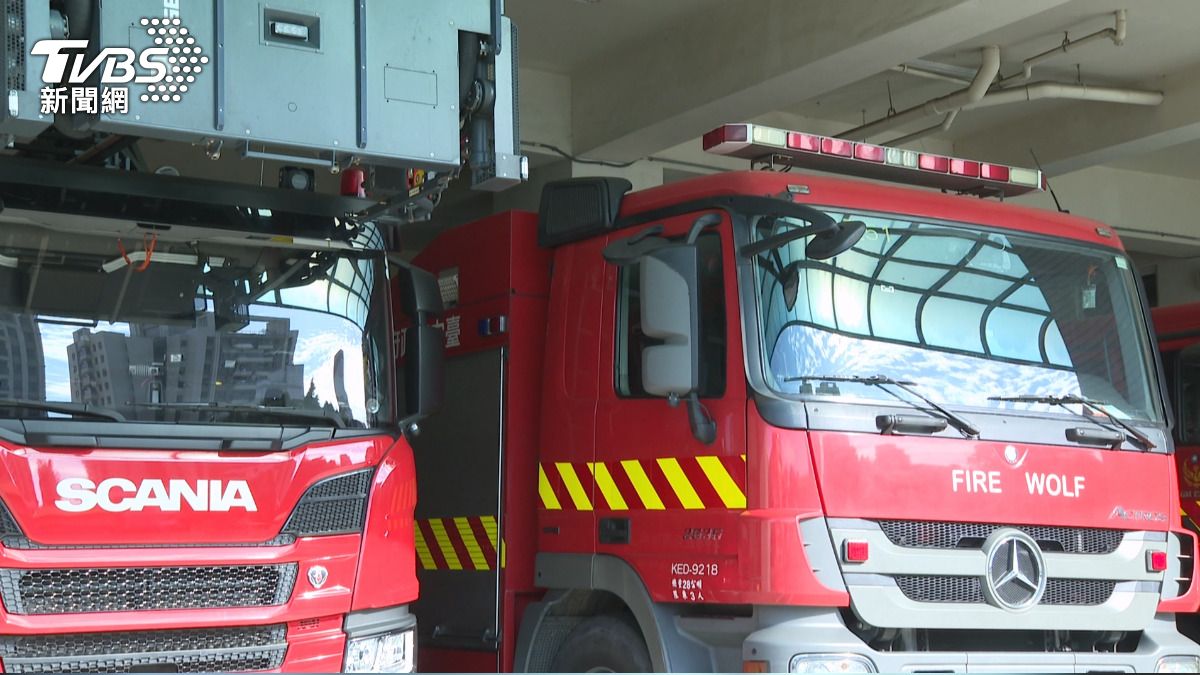 消防隊長酒後竟伸狼爪 女志工幫接送遭強吻。(圖/TVBS)