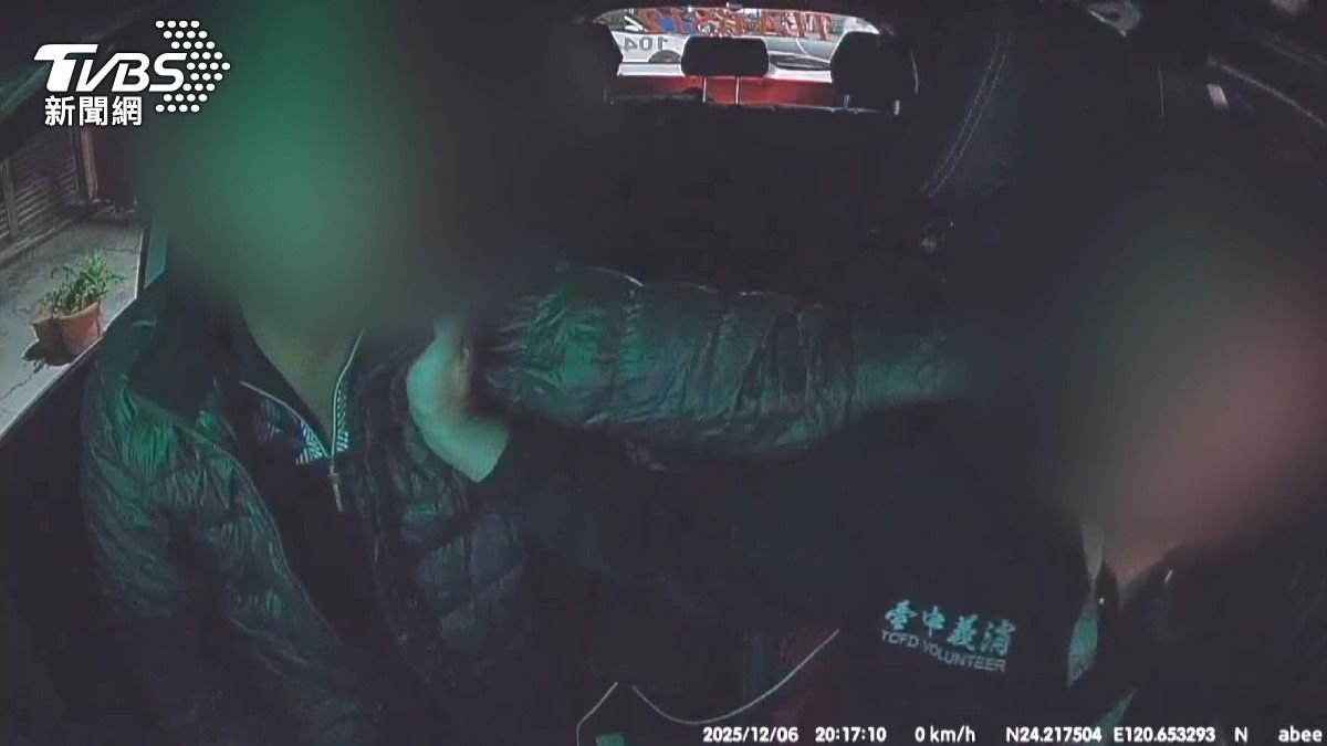 台中消防小隊長酒後失控!上車強吻女志工「伸狼爪猥褻」被送辦。(圖/民眾提供)