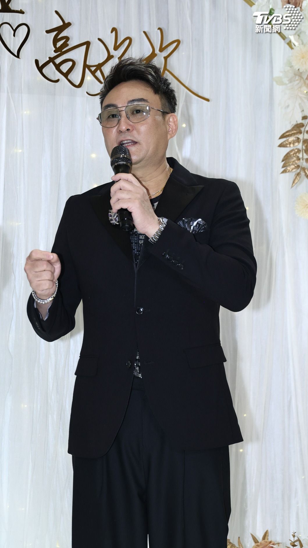 洪毛病危後露面。(圖/張哲鳴攝)