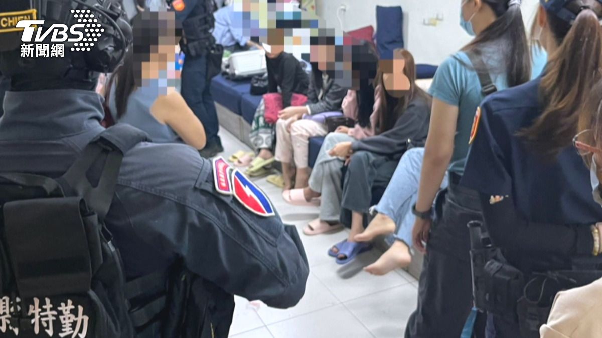 泰國女假觀光真賣淫!苗栗這家人月撈百萬 「全家都有分」。(圖/警方提供)