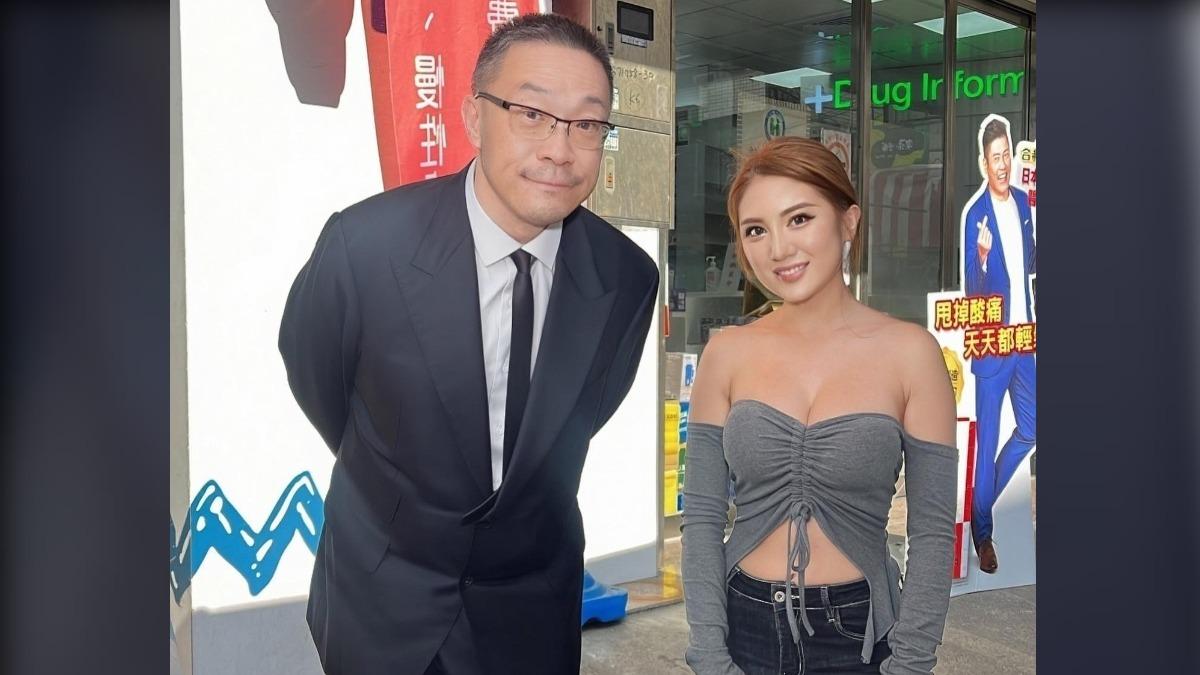 朱學恒訪台中知名地瓜球攤與闆娘合照。（圖／翻攝Threads@bella.lyj）