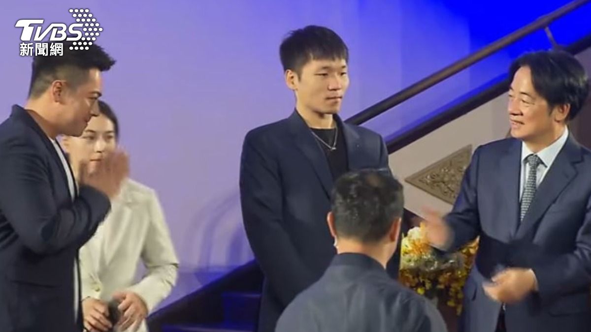 總統及亞奧運國手出席宏道獎。(圖/TVBS)