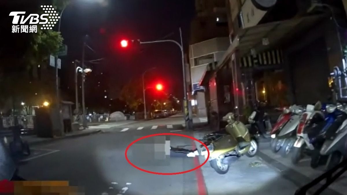險遭車輾！醉漢路倒喝到「忘記自己」　警嘆：你躺路中間