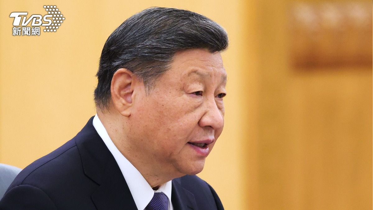 華爾街日報（WSJ）日前刊發題為「習近平的外交高光難掩中國經濟困局」專文。（圖／達志影像美聯社）