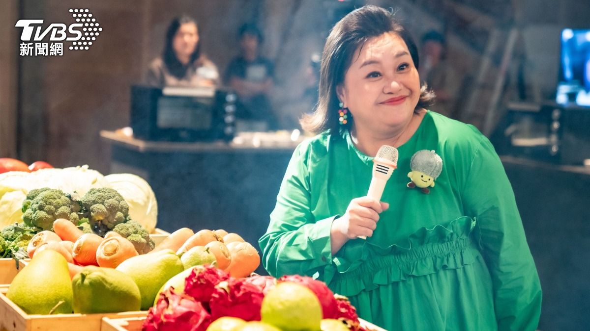 鍾欣凌熱愛美食，笑說唯一要求是「不要分食」。（圖／TVBS）