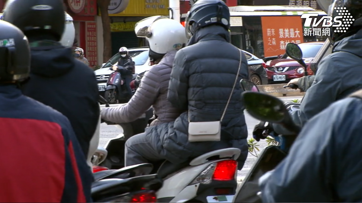 冷氣團發威,週日太平山清晨也降至4度,平地最低富貴角12度。(圖/TVBS)