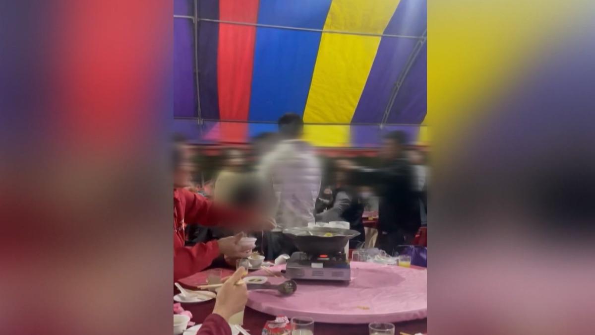 台南西港一間廟宇舉辦年度平安宴時,竟有10名陌生人冒充信徒混入活動,廟方人員及時發現並立刻制止。(圖/翻攝臉書_宗教報報)