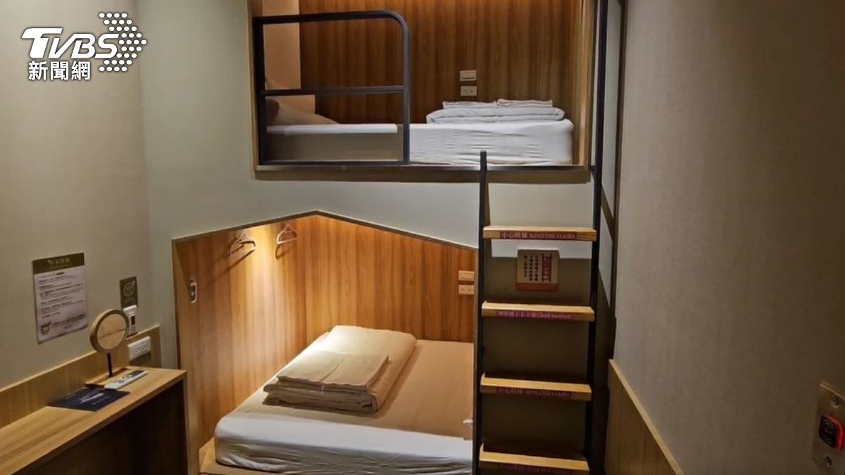 桃園機場管制區內設有膠囊旅館。(圖/TVBS)