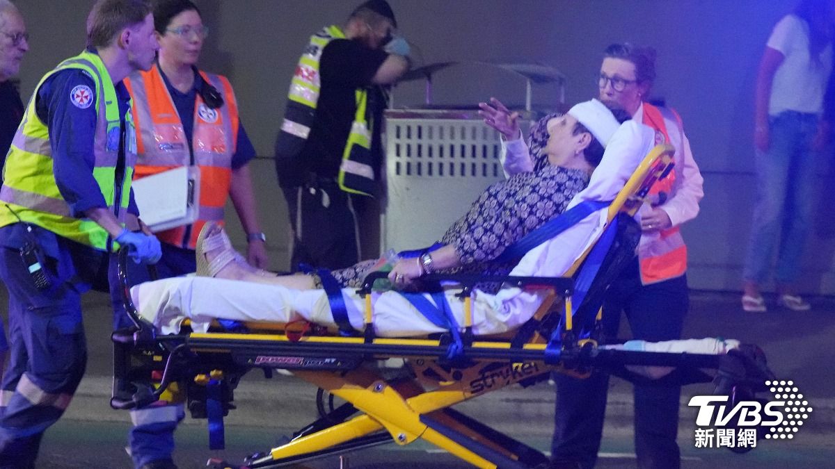 澳洲雪梨邦迪海灘發生槍擊案，釀成12人死亡，29人送醫。（圖／達志影像美聯社）