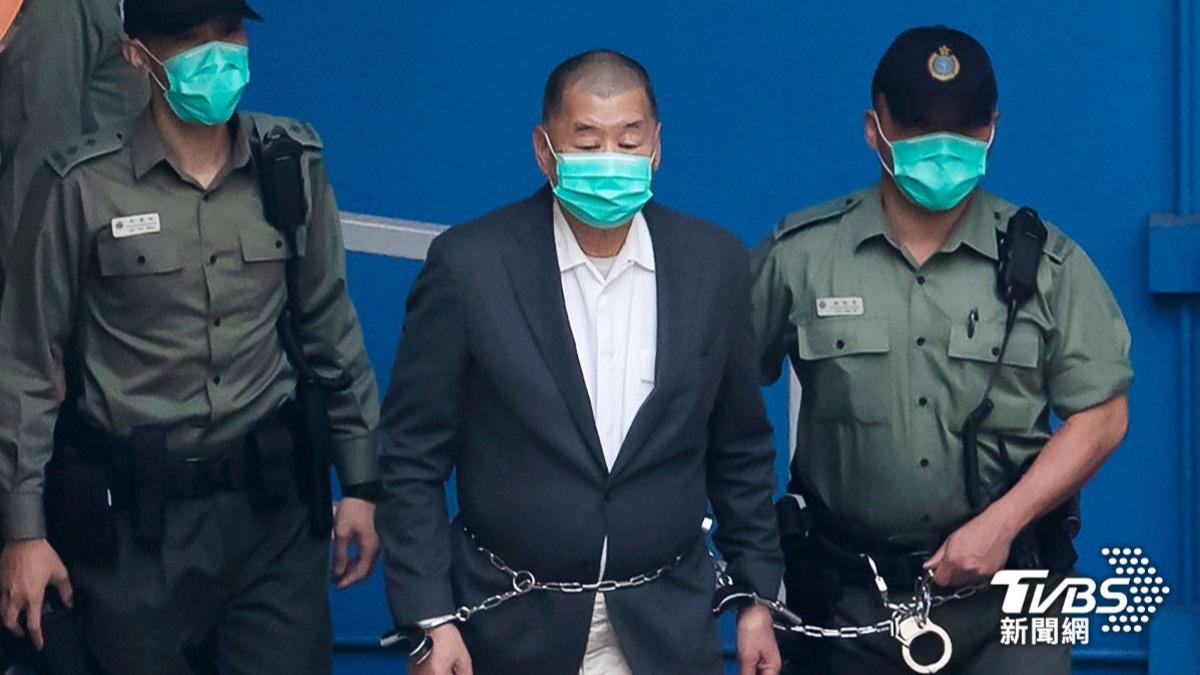 壹傳媒創辦人黎智英涉嫌違反《港區國安法》一案,15日上午宣判3項罪名(2項串謀勾結外國勢力、1項煽動罪名)全數成立。(圖/達志影像美聯社)