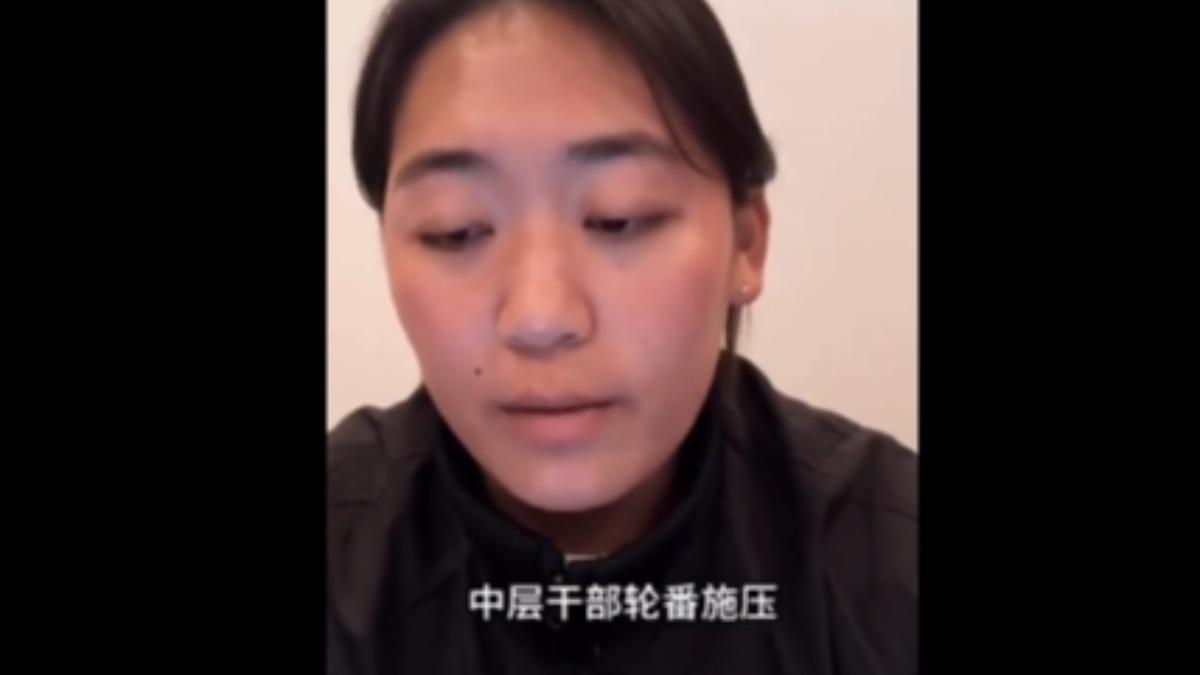 大陸亞運會三金得主王莉拍影片檢舉訓練基地主任搶獎金。（圖／微博）